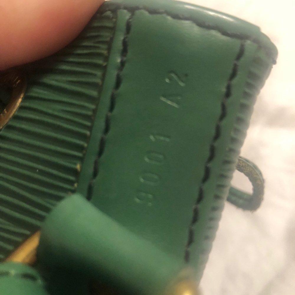 Authentic Louis Vuitton green leather epi noe EUC - Picture 3 of 8